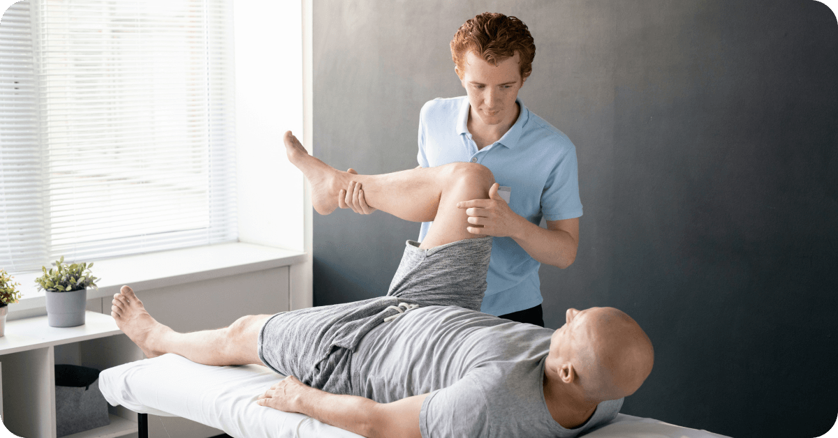 A physical therapist conducts the Thomas test on a patient. This article explains how physical therapists use the Thomas tests, and other hip flexor tests, with their patients.